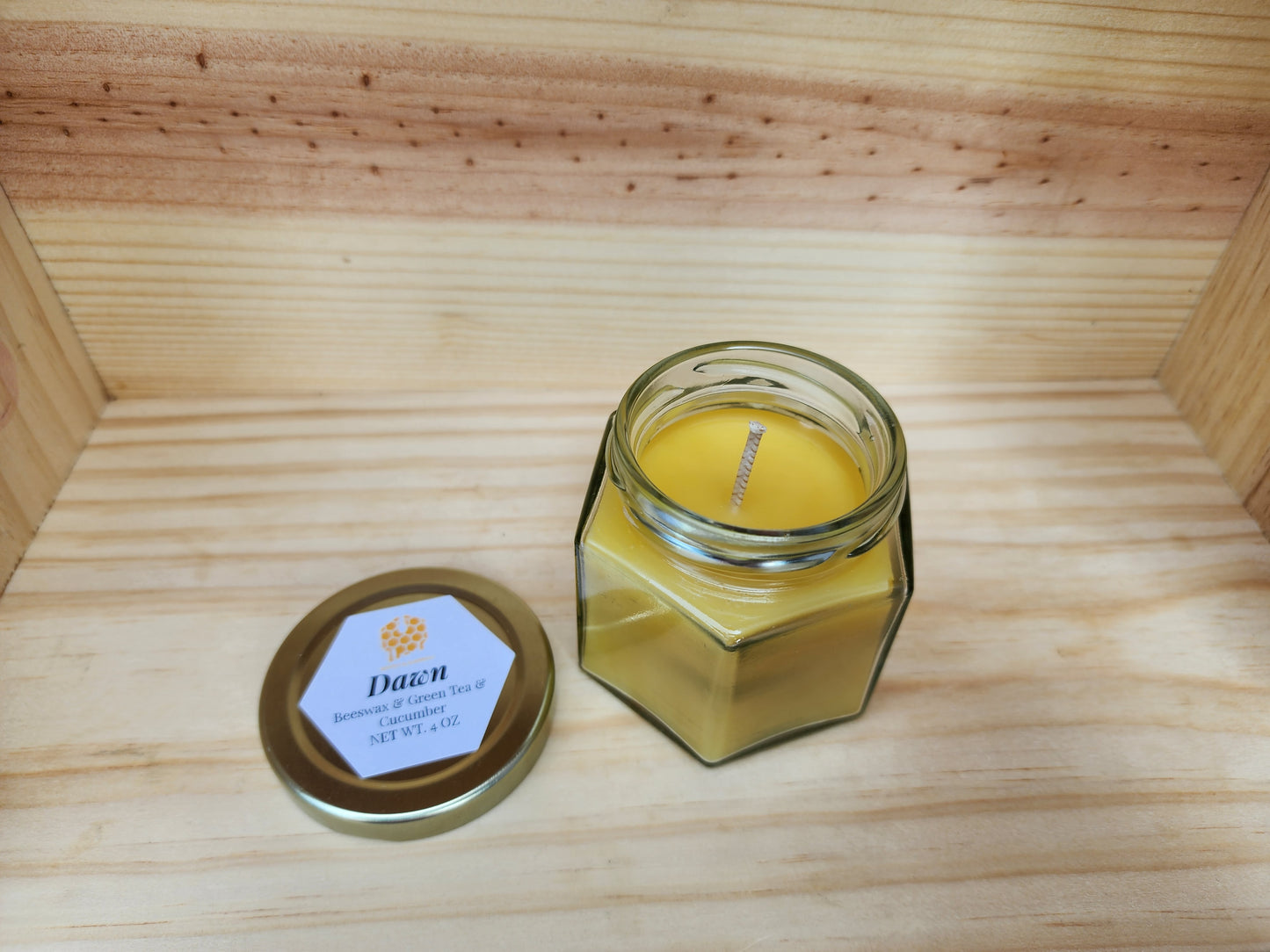 Dawn Candle - Beeswax & Green Tea & Cucumber 4oz